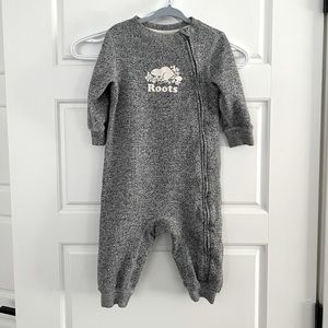 ROOTS Baby one piece zip up 18-24 months or XL